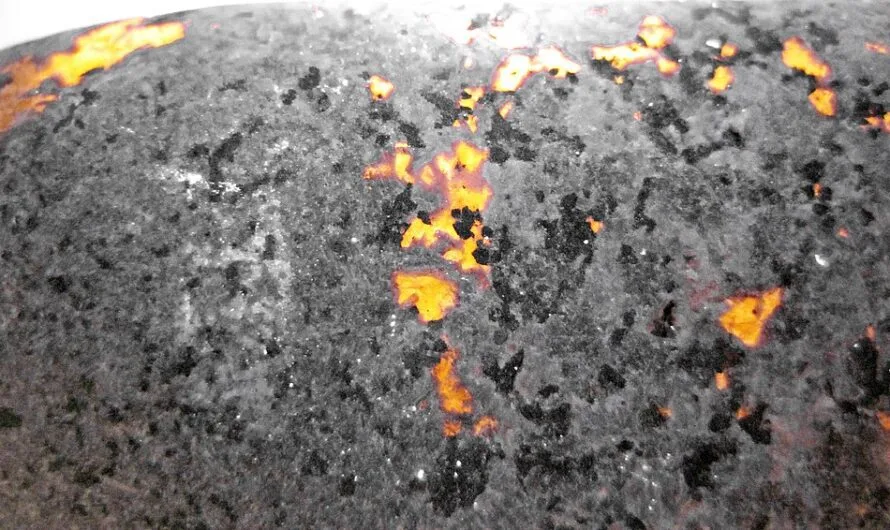 The Ultimate Guide To Yooperlite Hunting – A Unique Rock On Michigan’S Lake Superior Shoreline