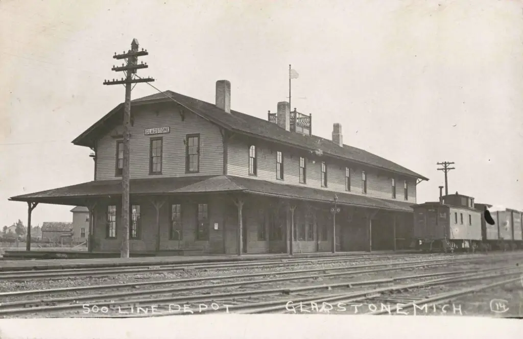 Gladstone Soo Line Depot
