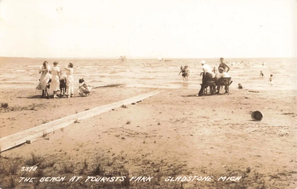 Gladstone's Tourist Park Beach 