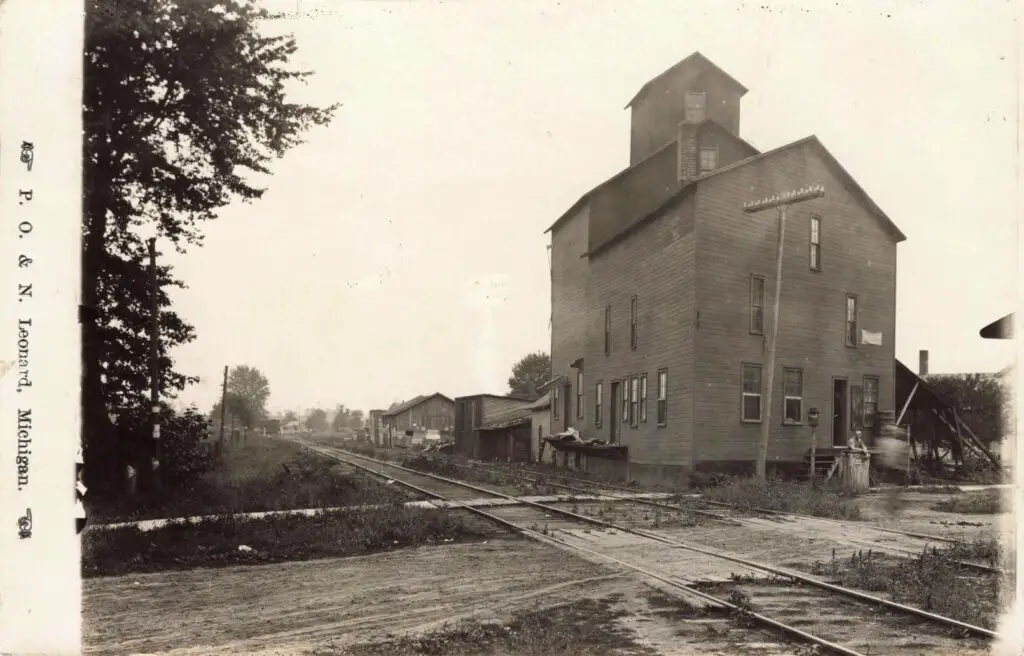 Leonard Grain Elevator And Depot