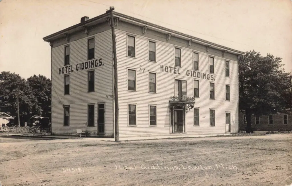 Hotel Giddings Lawton