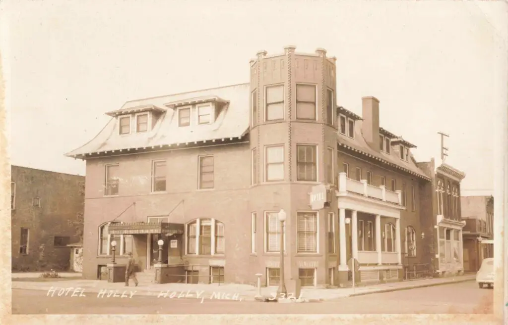Holly Hotel