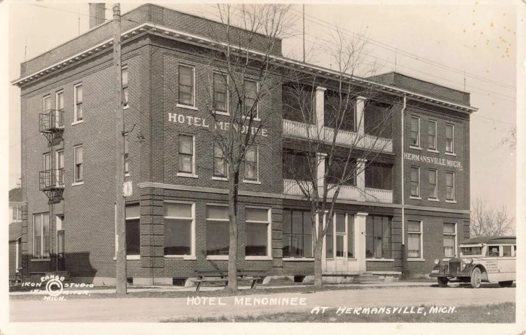Hotel Menominee