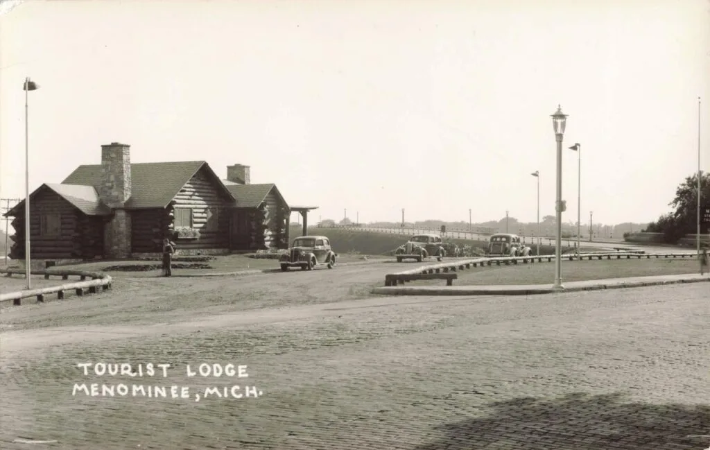 Menominee Tourist Lodge