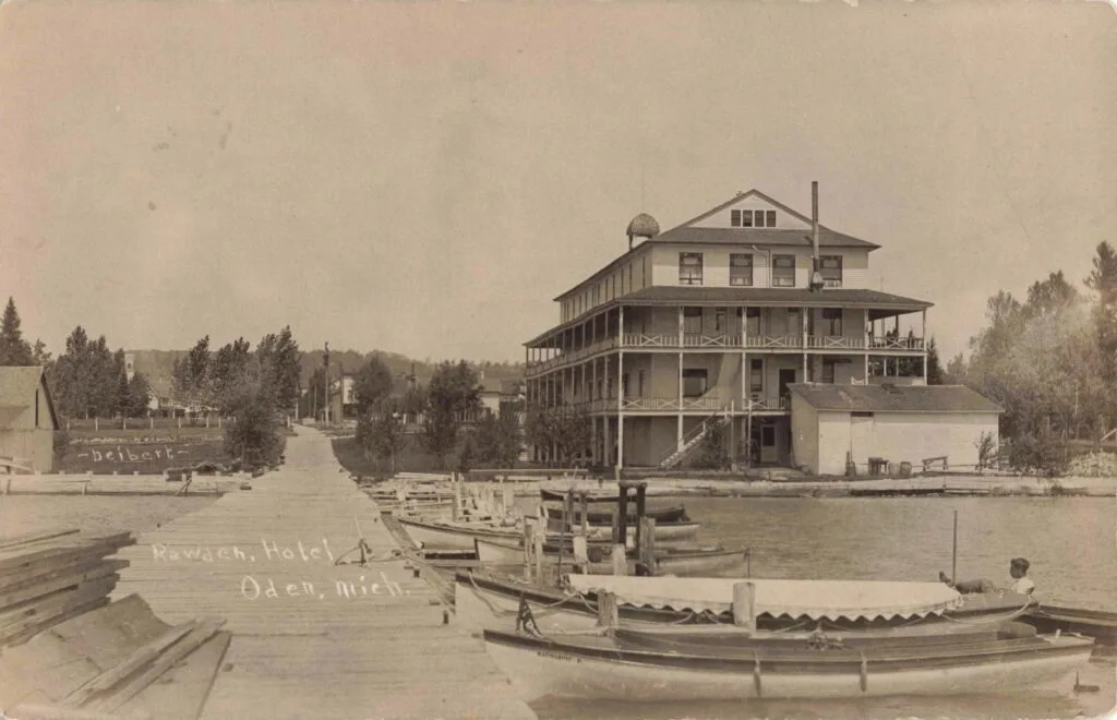 Historic Hotel By The Waterfront.