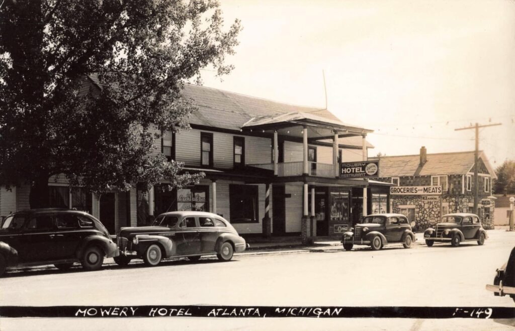 Historic Hotel With Vintage Cars.