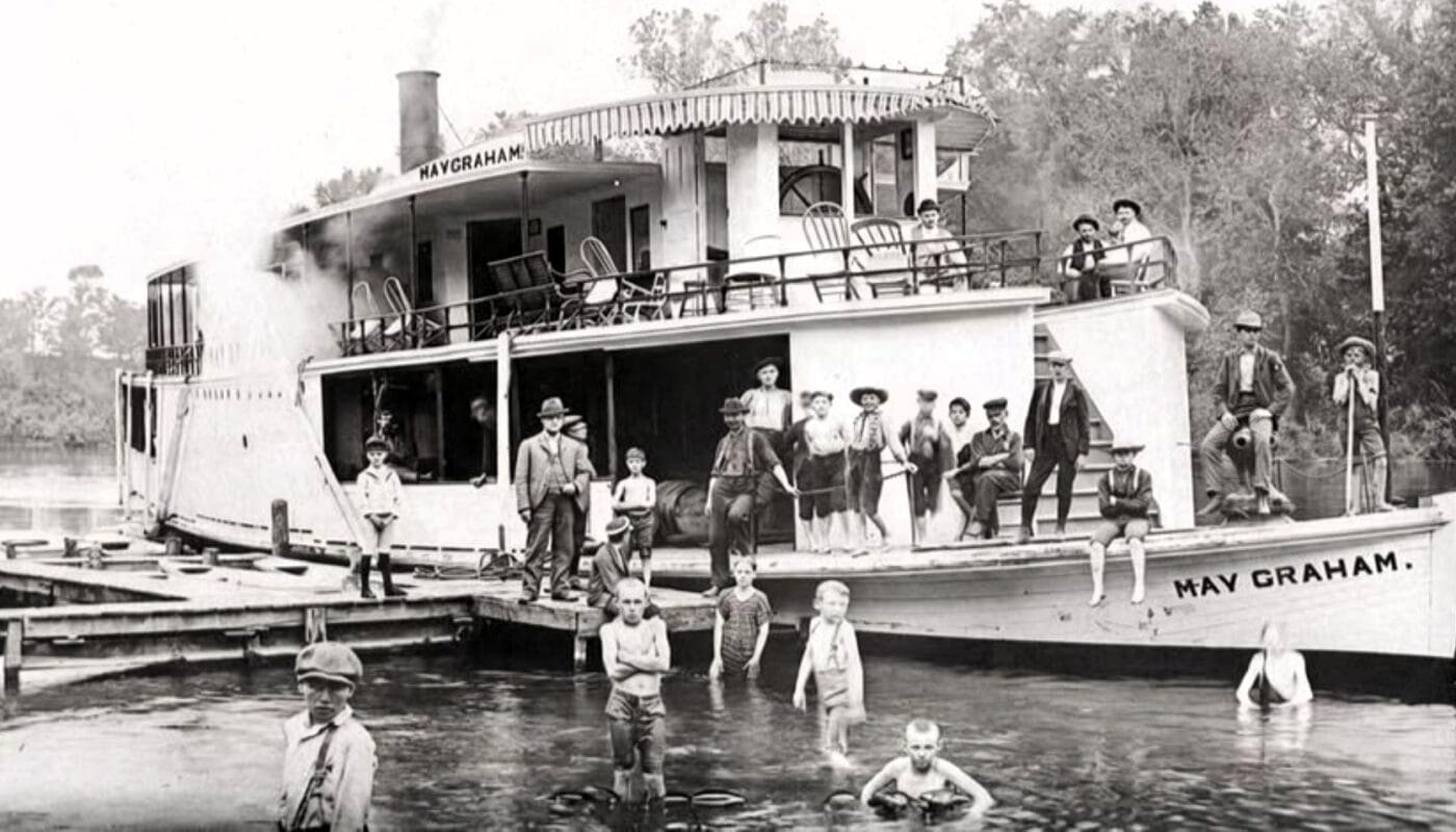 Riverboat May Graham Kings Landing Near Sodus