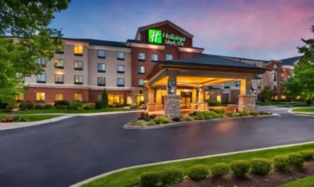 Holiday Inn Howell Mi Overview